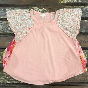 Umgee Ladies Top Size Small